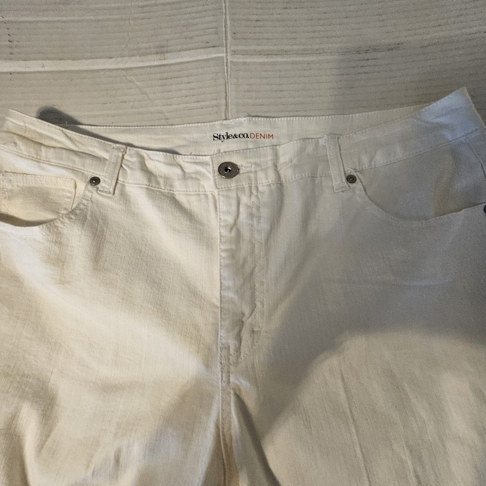 Women's Cream Ankle Jeans - Picture 5 of 11